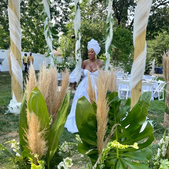 Maternity shoot dress - Picture 3 of 5